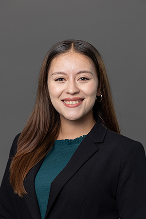 Headshot of Yakeleen Almazan